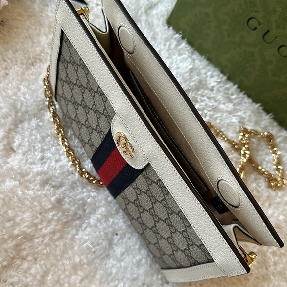 Gucci purse/crossbody - Picture 10 of 12
